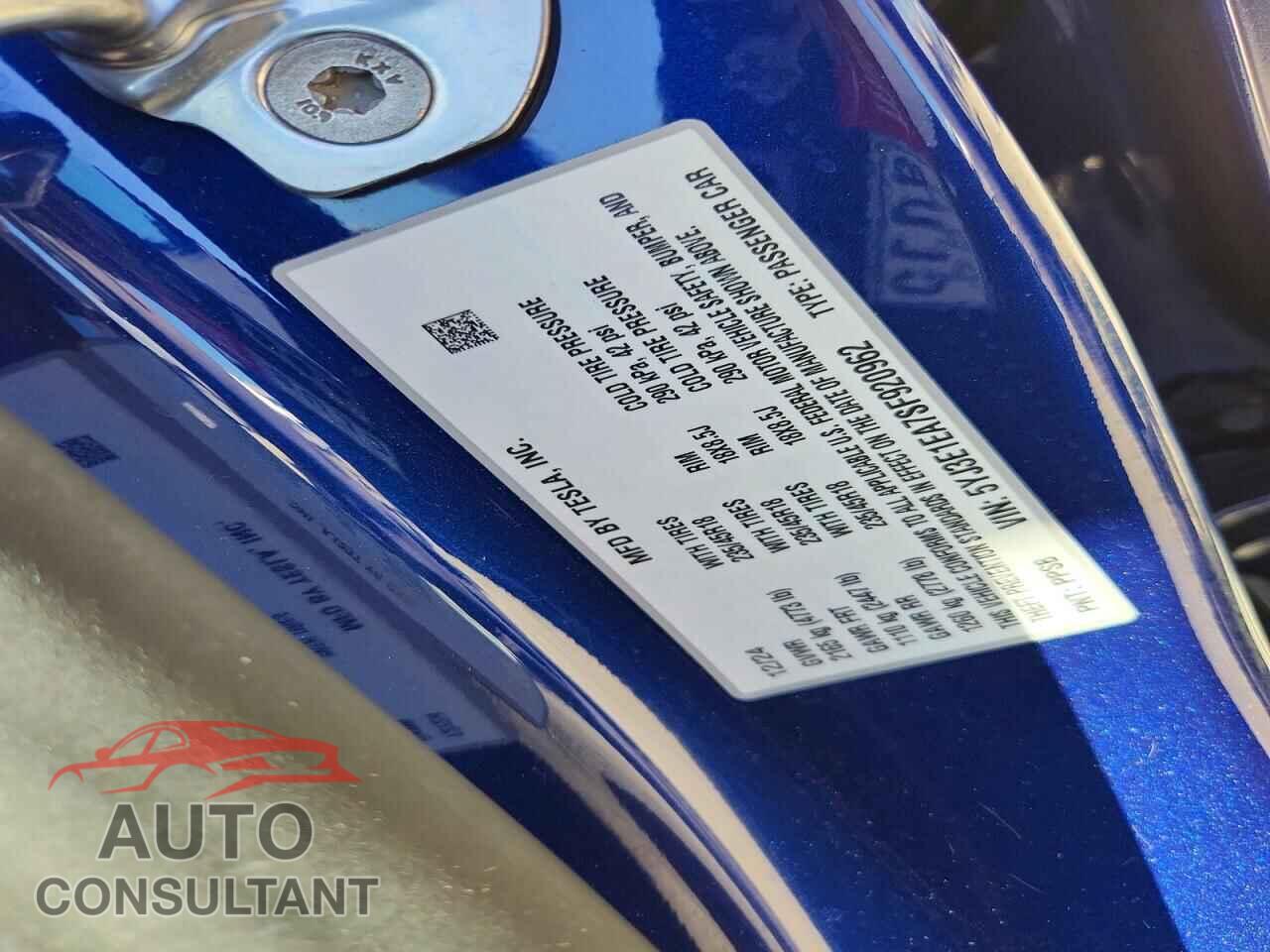 TESLA MODEL 3 2025 - 5YJ3E1EA7SF920962