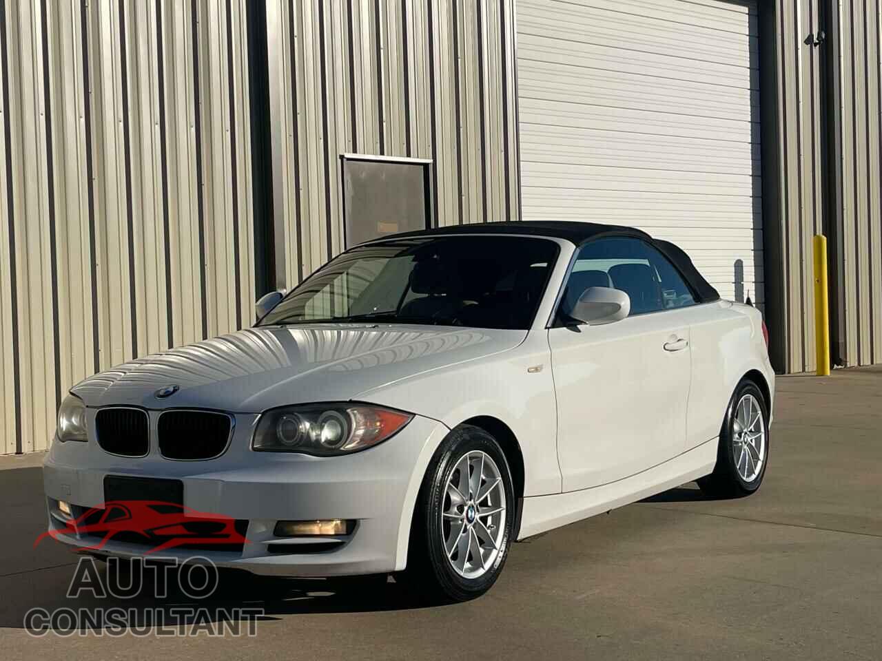 BMW 1 SERIES 2011 - WBAUL7C56BVM79293