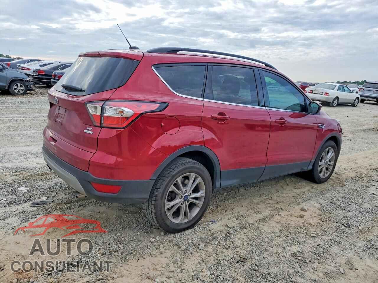 FORD ESCAPE 2017 - 1FMCU0GD7HUC71809