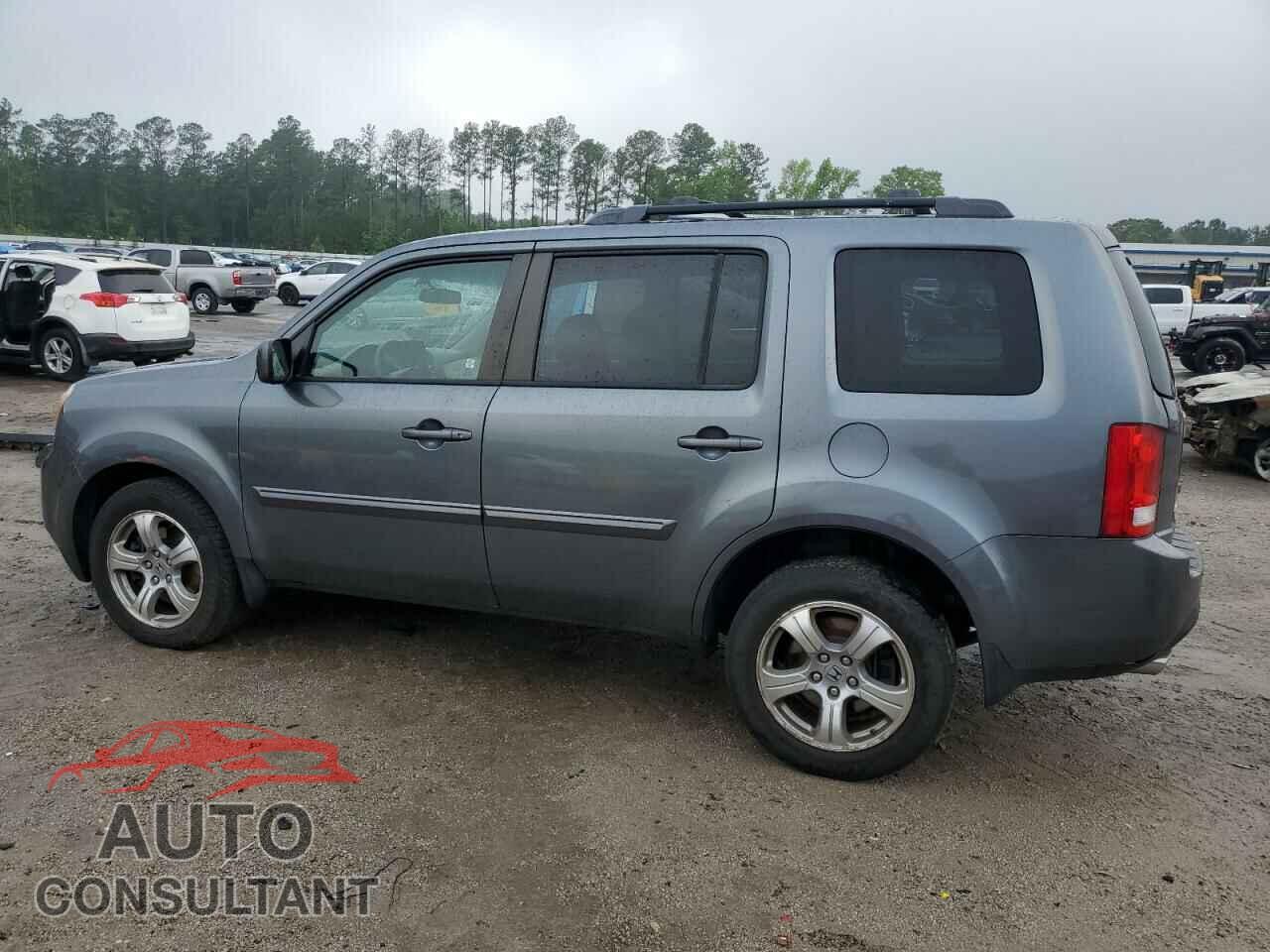 HONDA PILOT 2013 - 5FNYF4H49DB028421