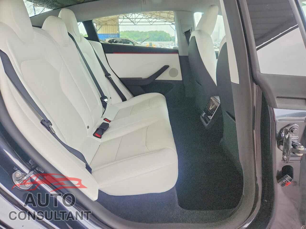 TESLA MODEL 3 2026 - 5YJ3E1EA0TF166398