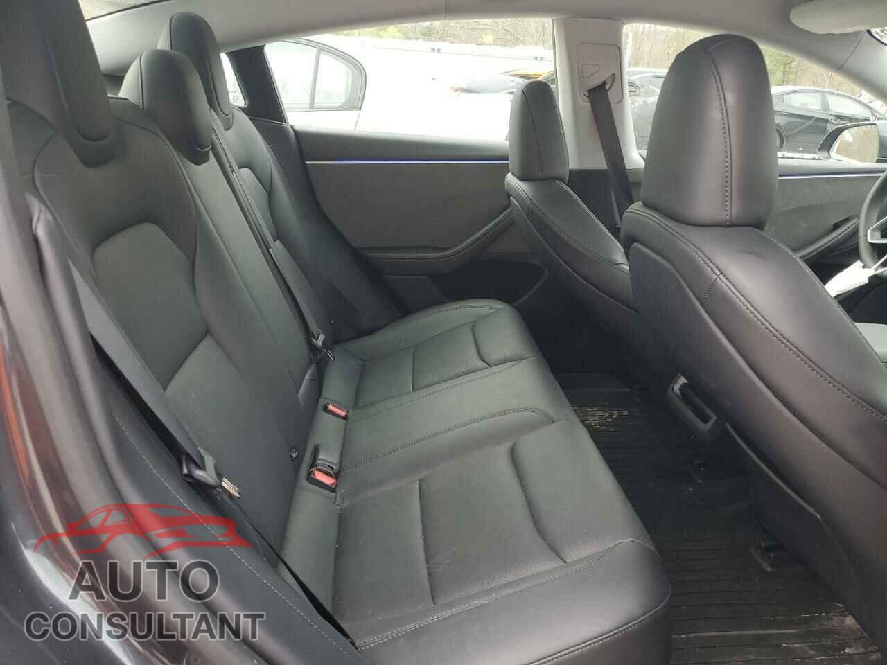 TESLA MODEL 3 2024 - 5YJ3E1EA2RF772519
