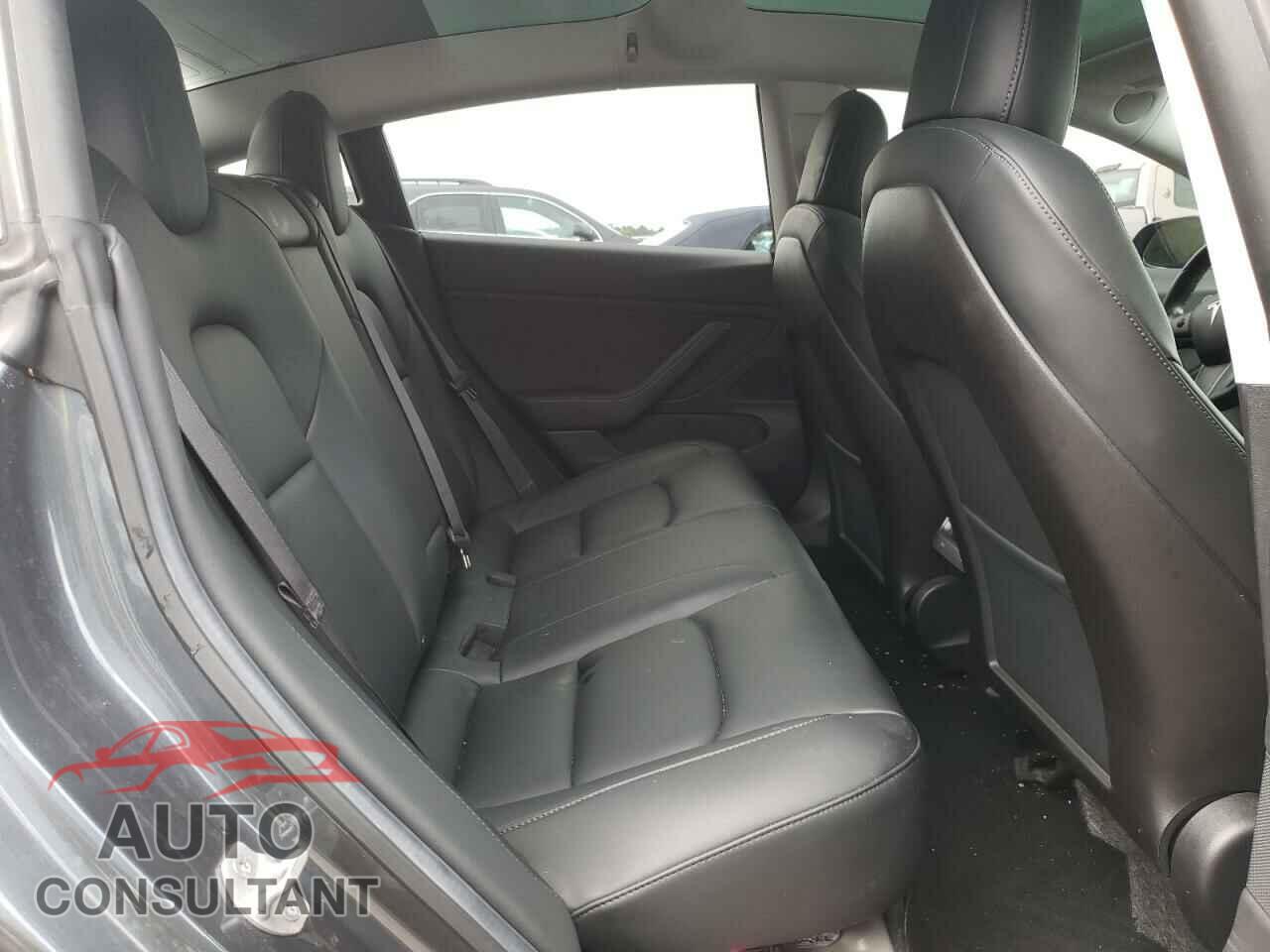 TESLA MODEL 3 2019 - 5YJ3E1EA7KF411034