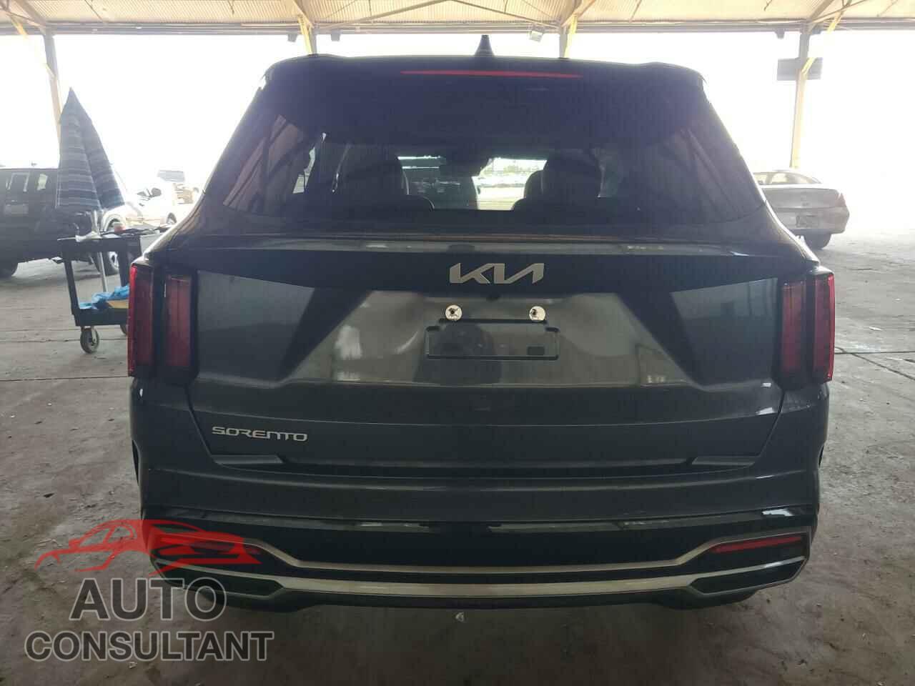 KIA SORENTO 2023 - 5XYRH4LF9PG202170