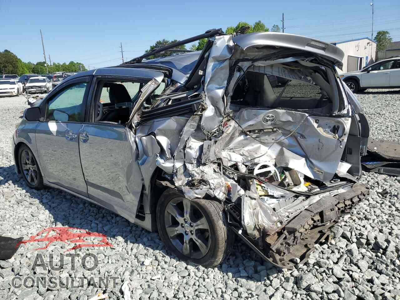 TOYOTA SIENNA 2011 - 5TDXK3DC2BS099631