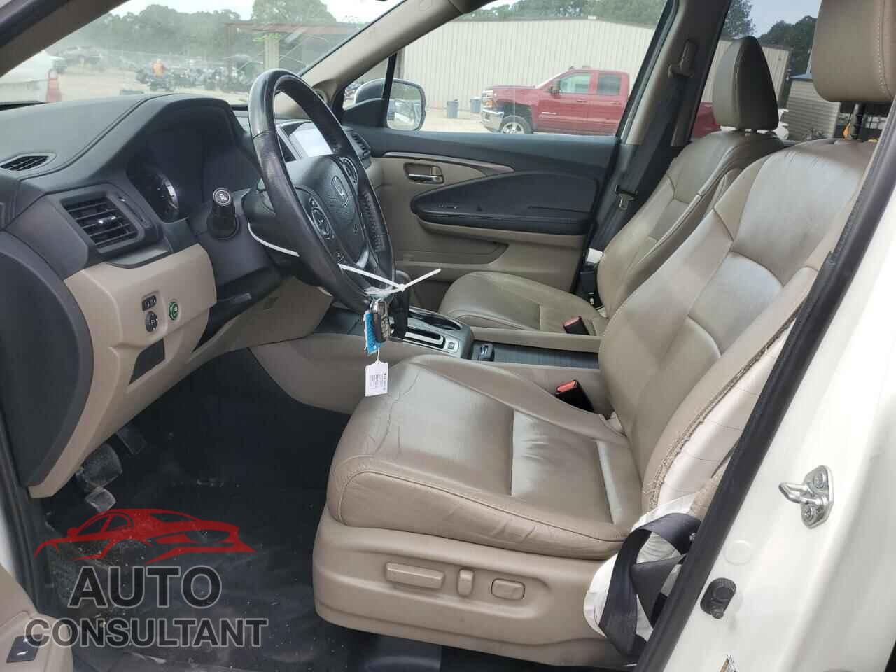 HONDA PILOT 2017 - 5FNYF6H52HB084985