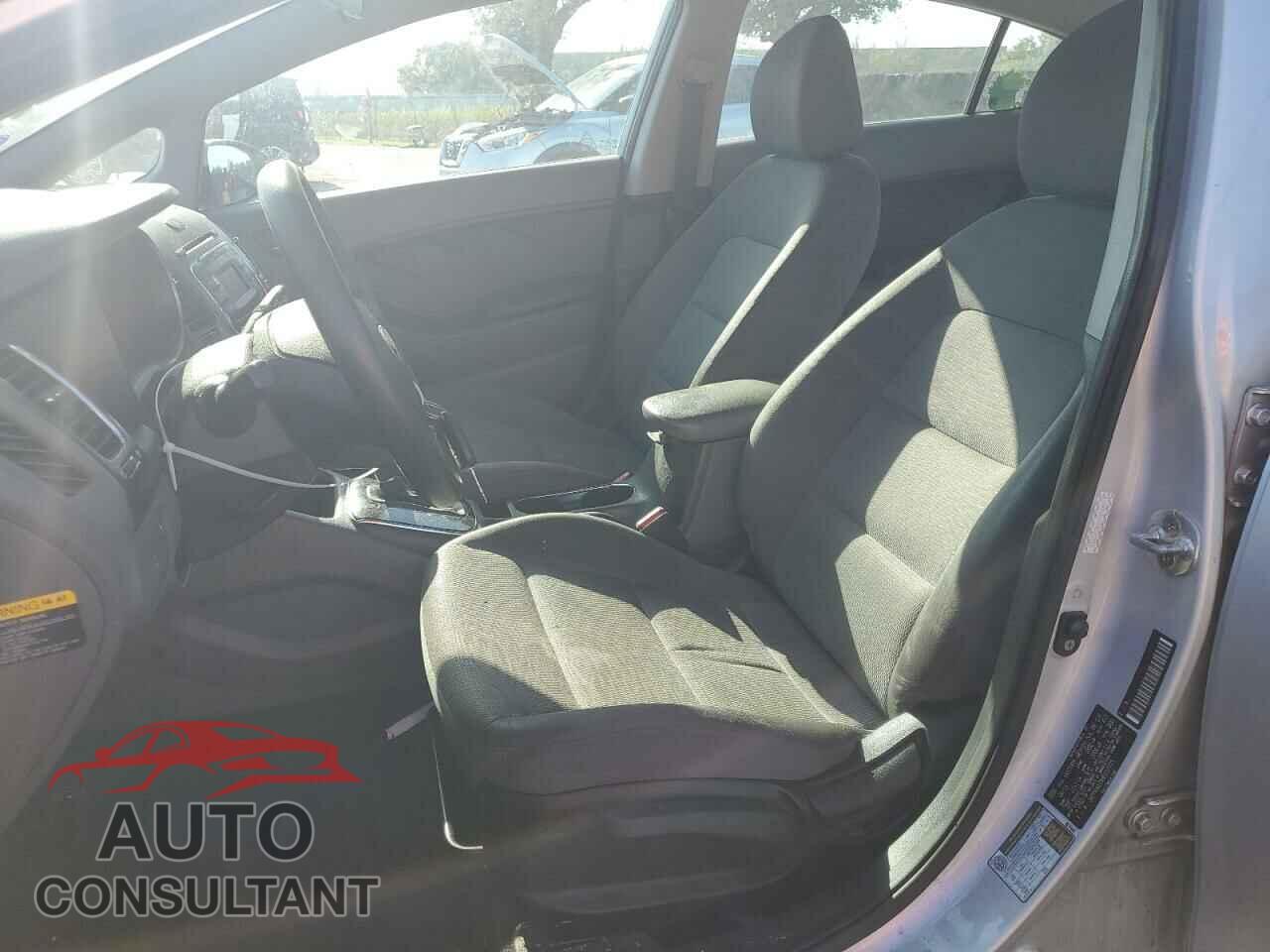 KIA FORTE 2017 - 3KPFK4A79HE013775