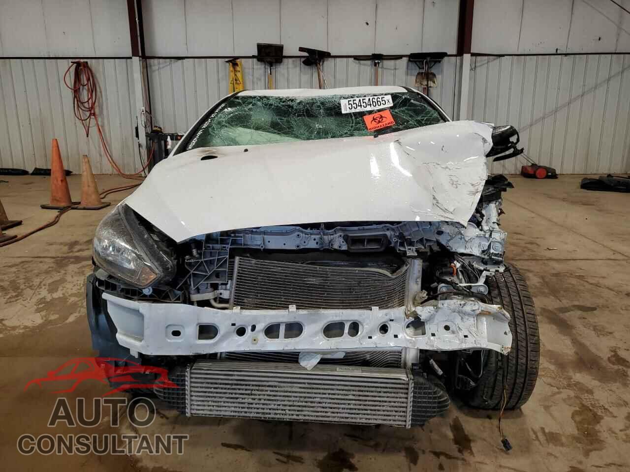 FORD FOCUS 2017 - 1FADP3L96HL322036