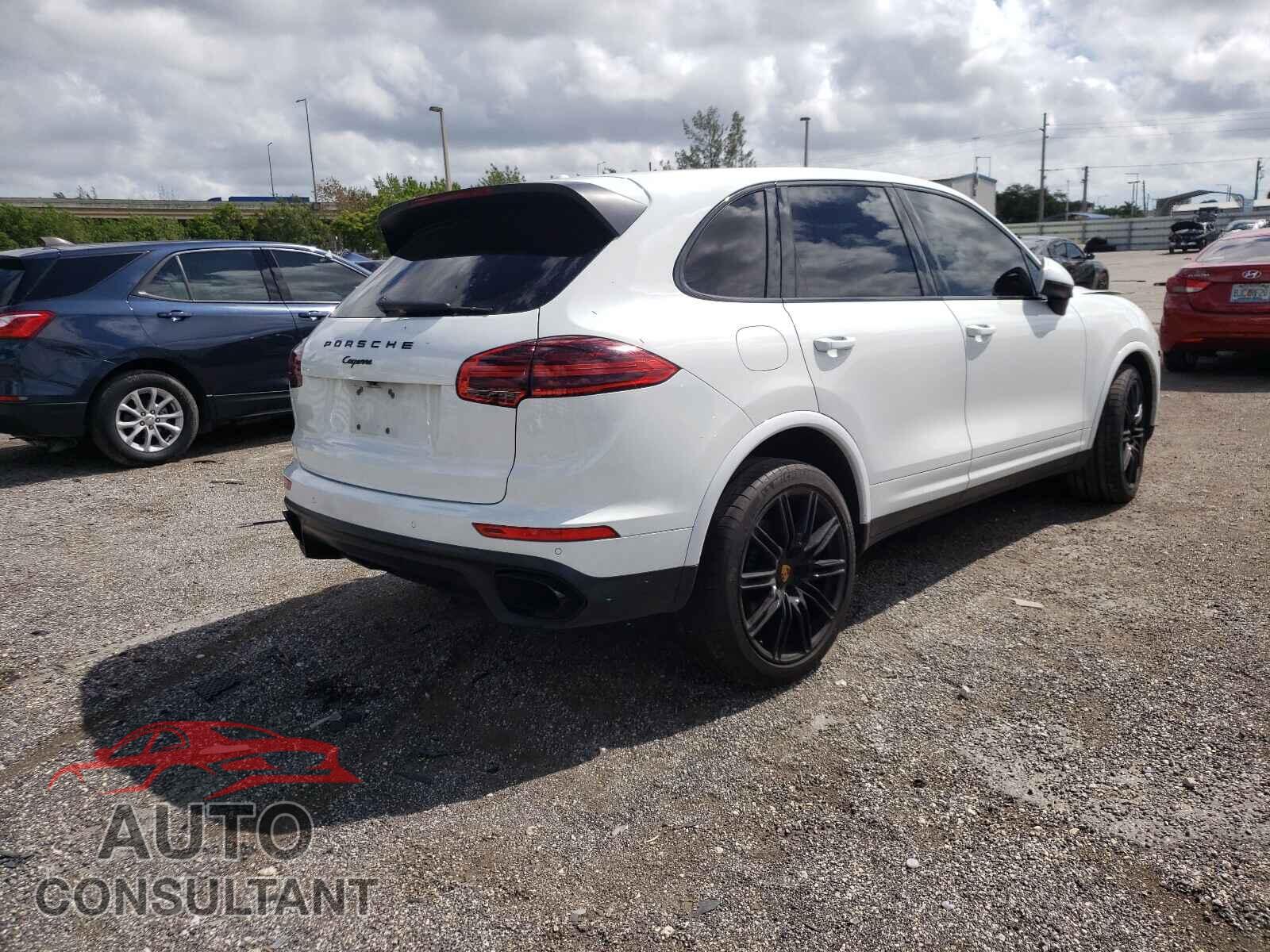 PORSCHE CAYENNE 2017 - WP1AA2A24HKA86117