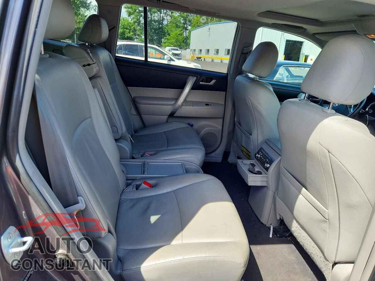 TOYOTA HIGHLANDER 2011 - JTEBC3EH3B2002196