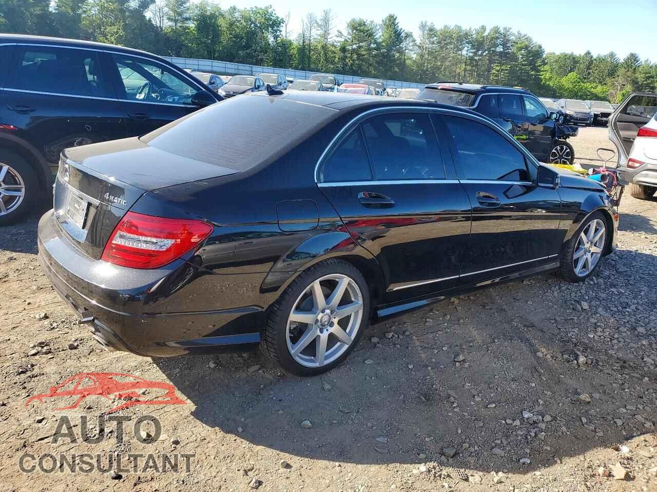 MERCEDES-BENZ C-CLASS 2012 - WDDGF8BB5CA647069