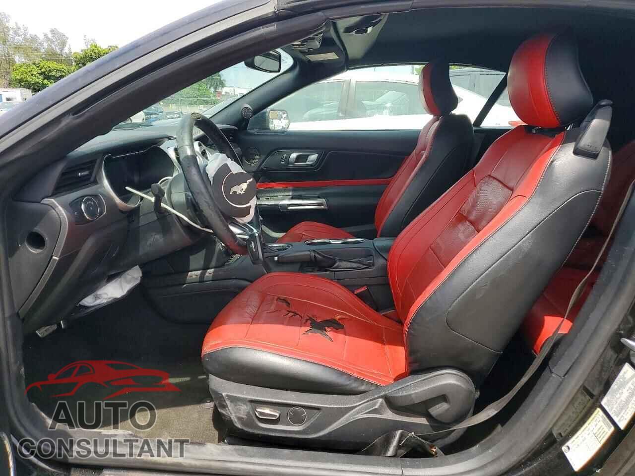 FORD MUSTANG 2018 - 1FATP8UH1J5117782