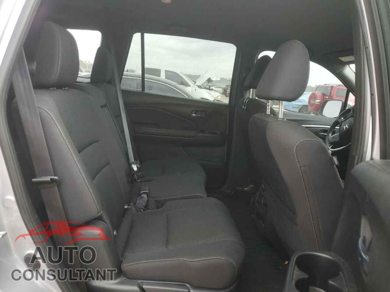 HONDA PASSPORT 2019 - 5FNYF8H20KB019996