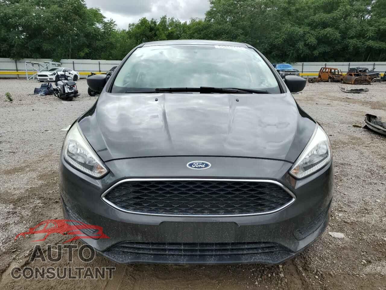FORD FOCUS 2017 - 1FADP3E24HL222565