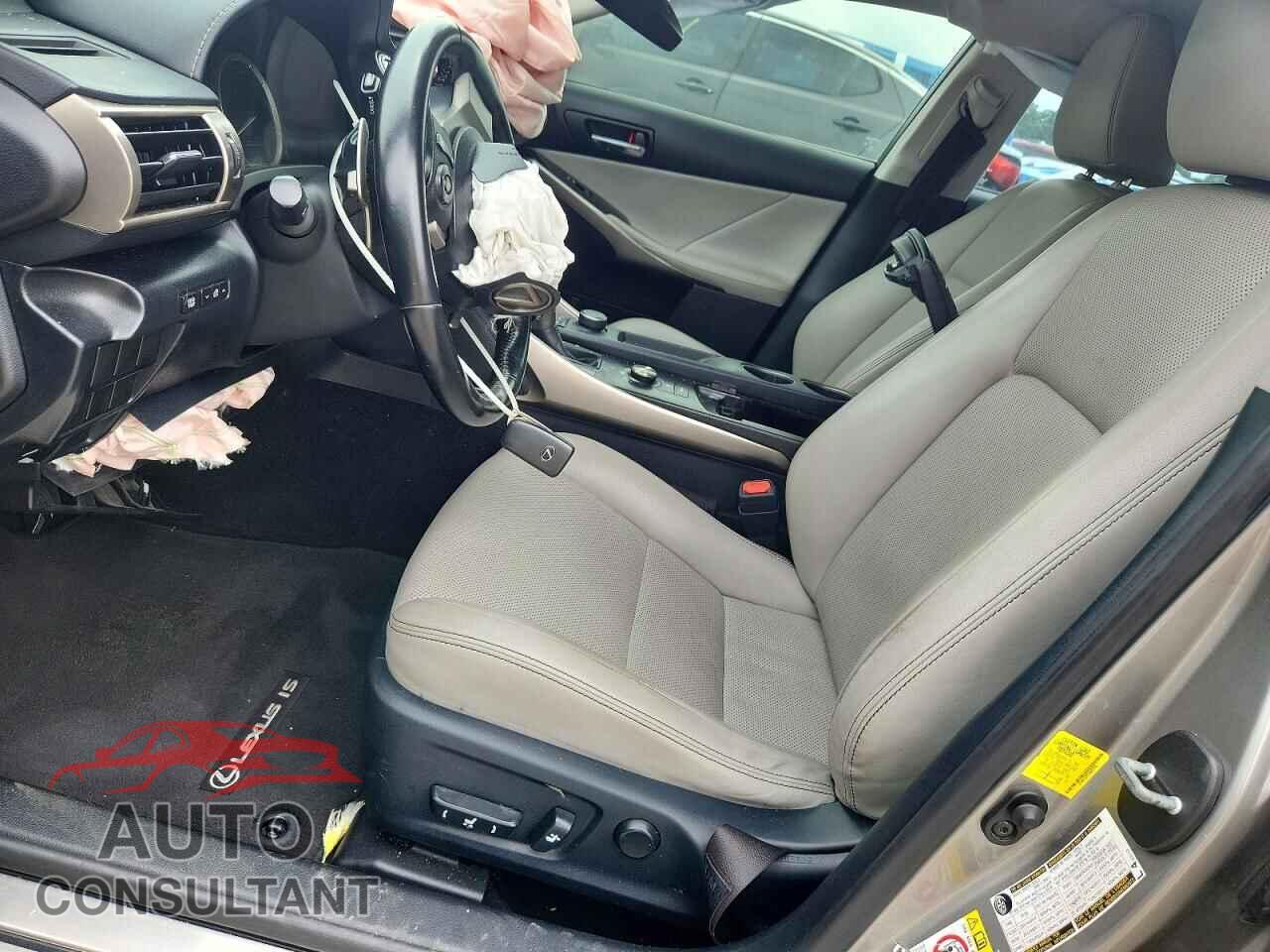 LEXUS IS 2016 - JTHBA1D21G5037576