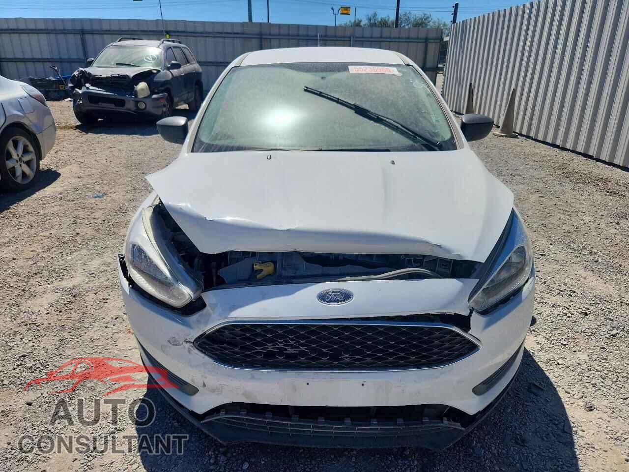 FORD FOCUS 2017 - 1FADP3E27HL206196