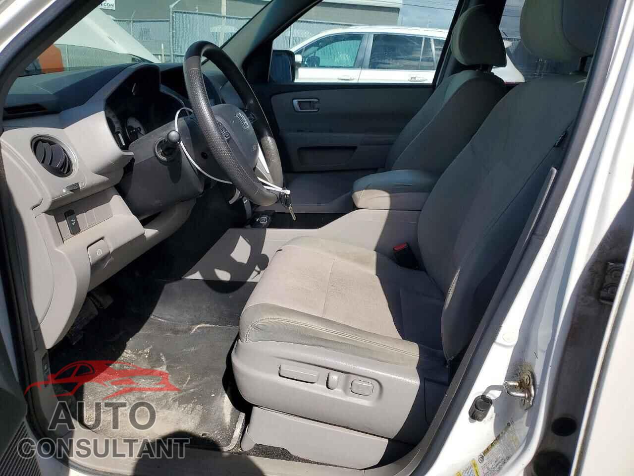 HONDA PILOT 2011 - 5FNYF4H45BB501065