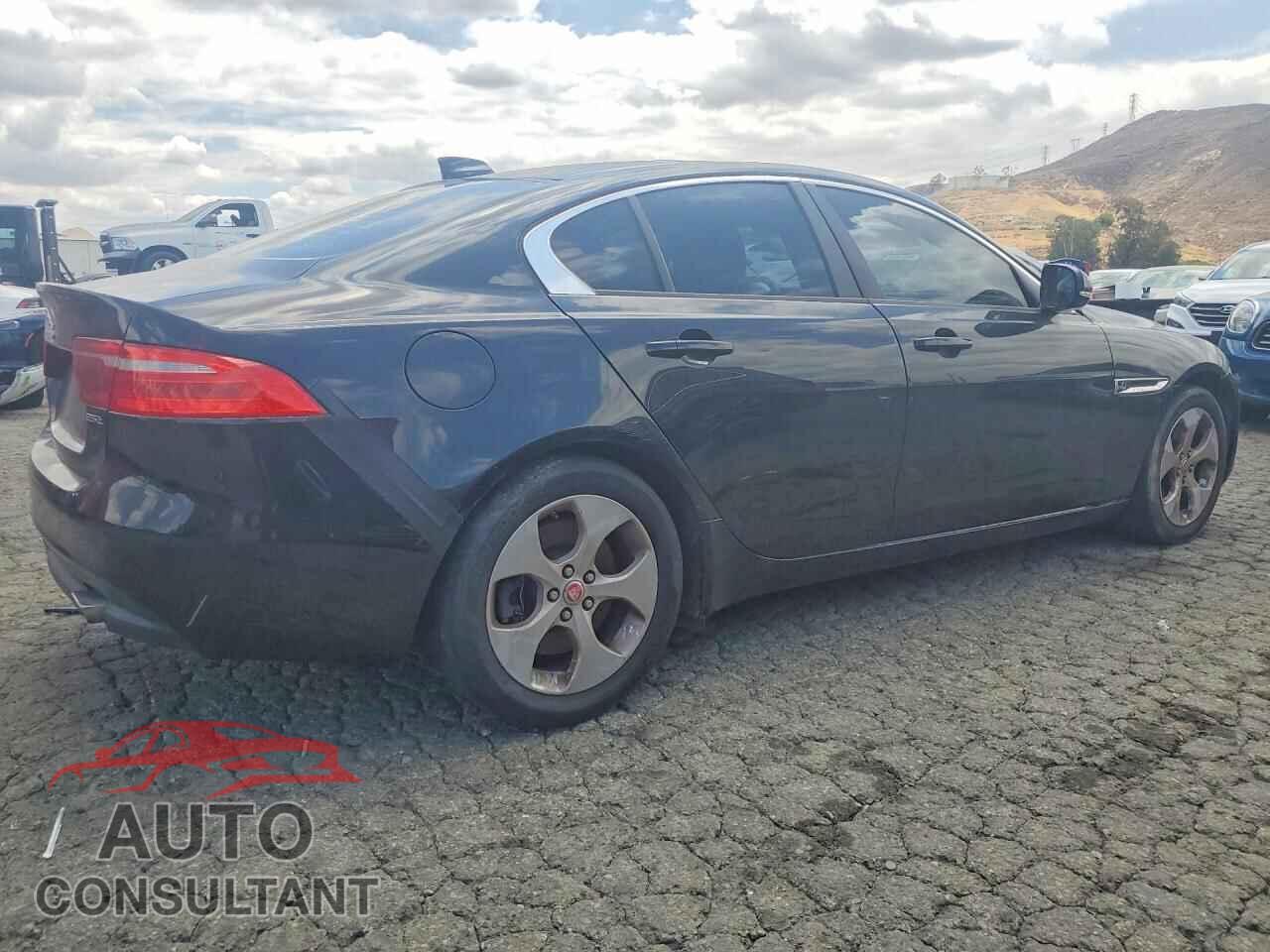 JAGUAR XE 2017 - SAJAR4BG8HA962887