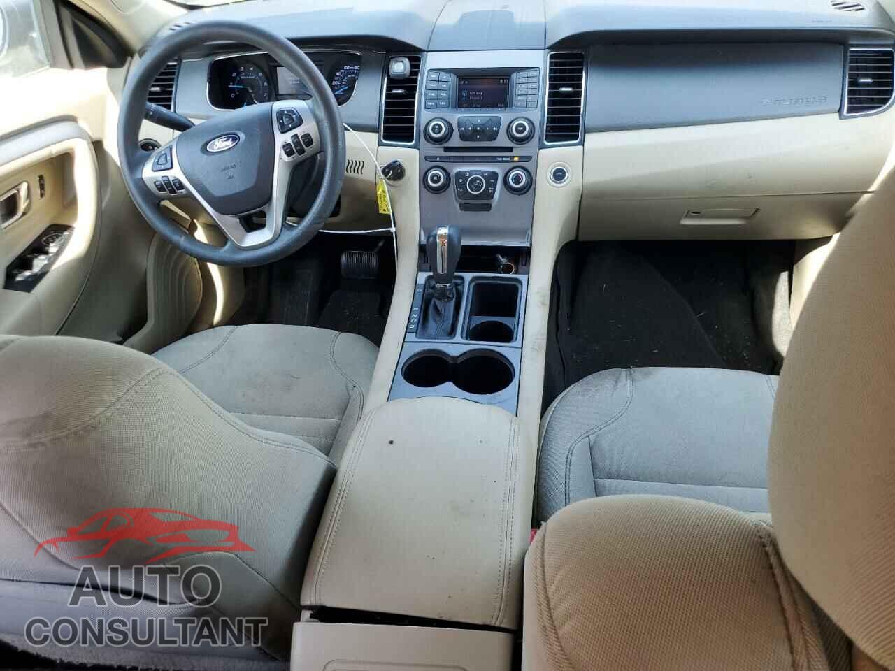 FORD TAURUS 2018 - 1FAHP2D82JG129446