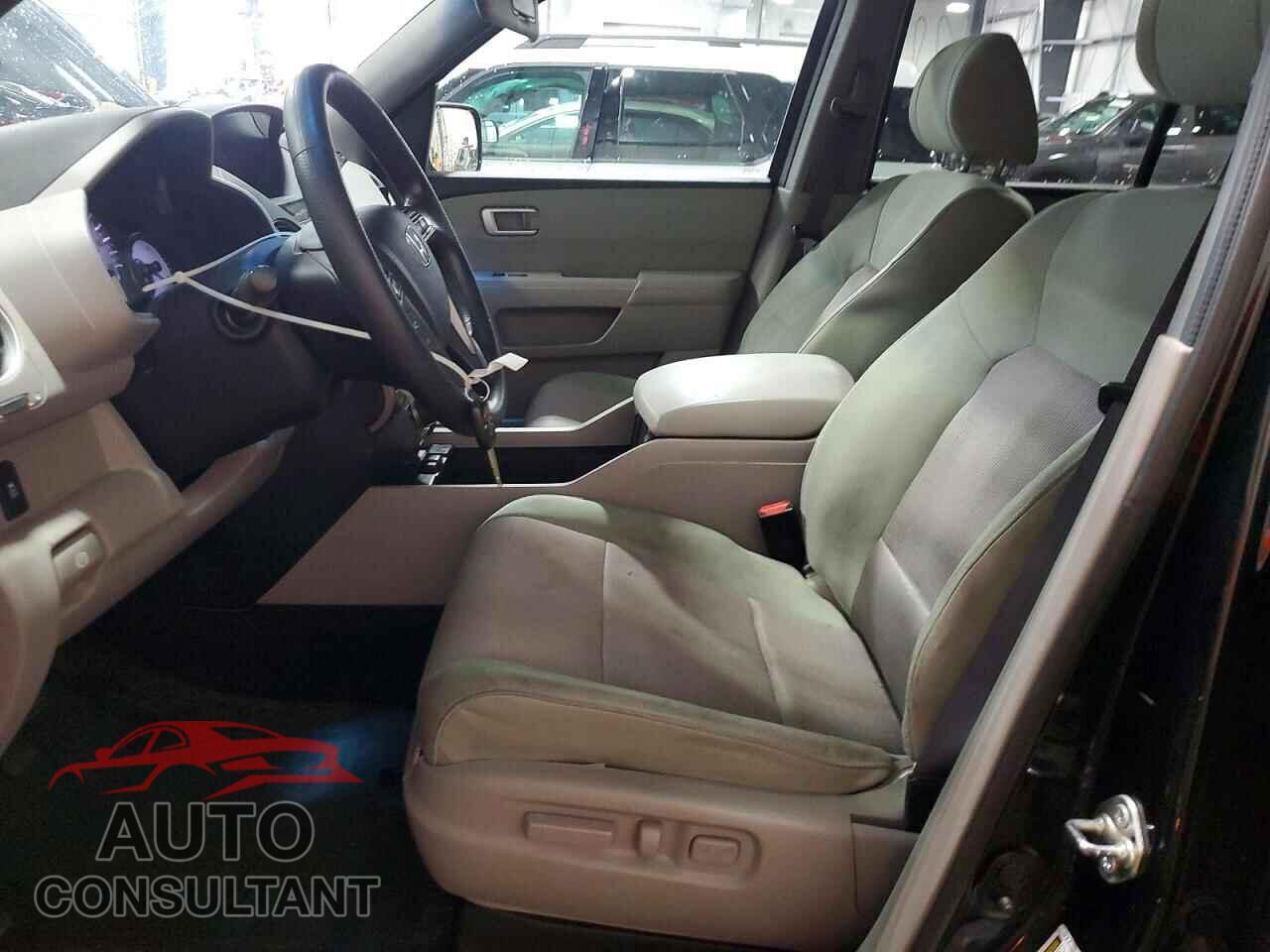 HONDA PILOT 2015 - 5FNYF4H36FB076565