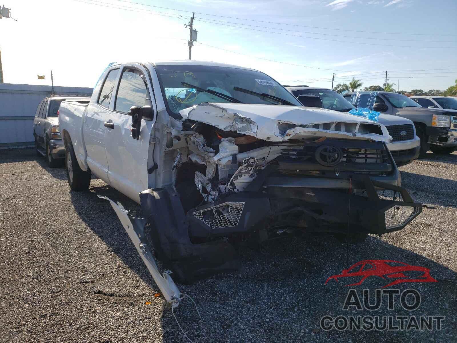 TOYOTA TUNDRA 2017 - 5TFRM5F13HX114845