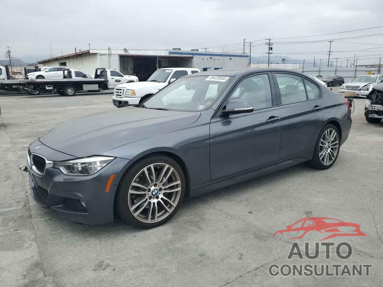 BMW 3 SERIES 2018 - WBA8B3C58JK385056