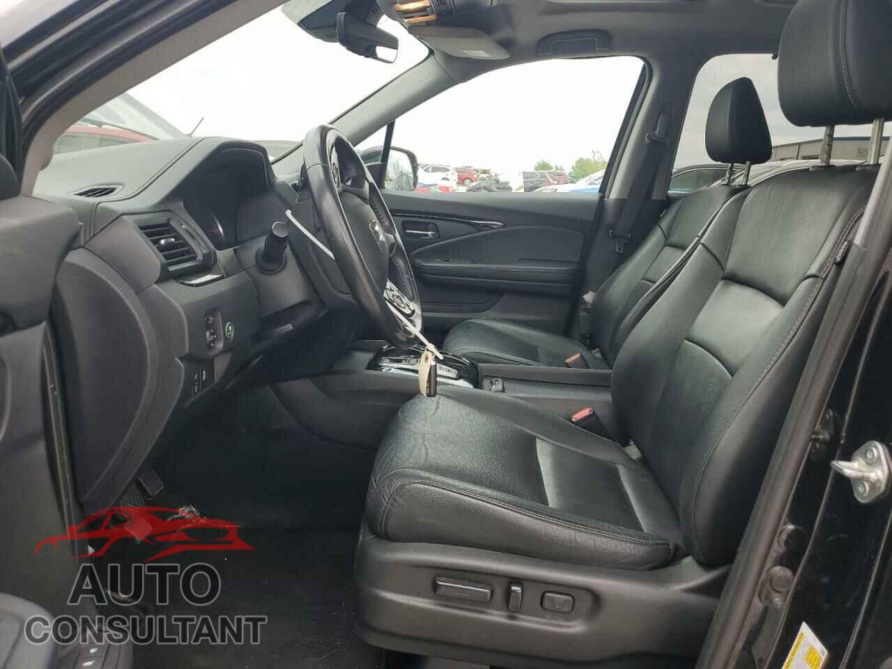 HONDA PILOT 2019 - 5FNYF6H99KB005676