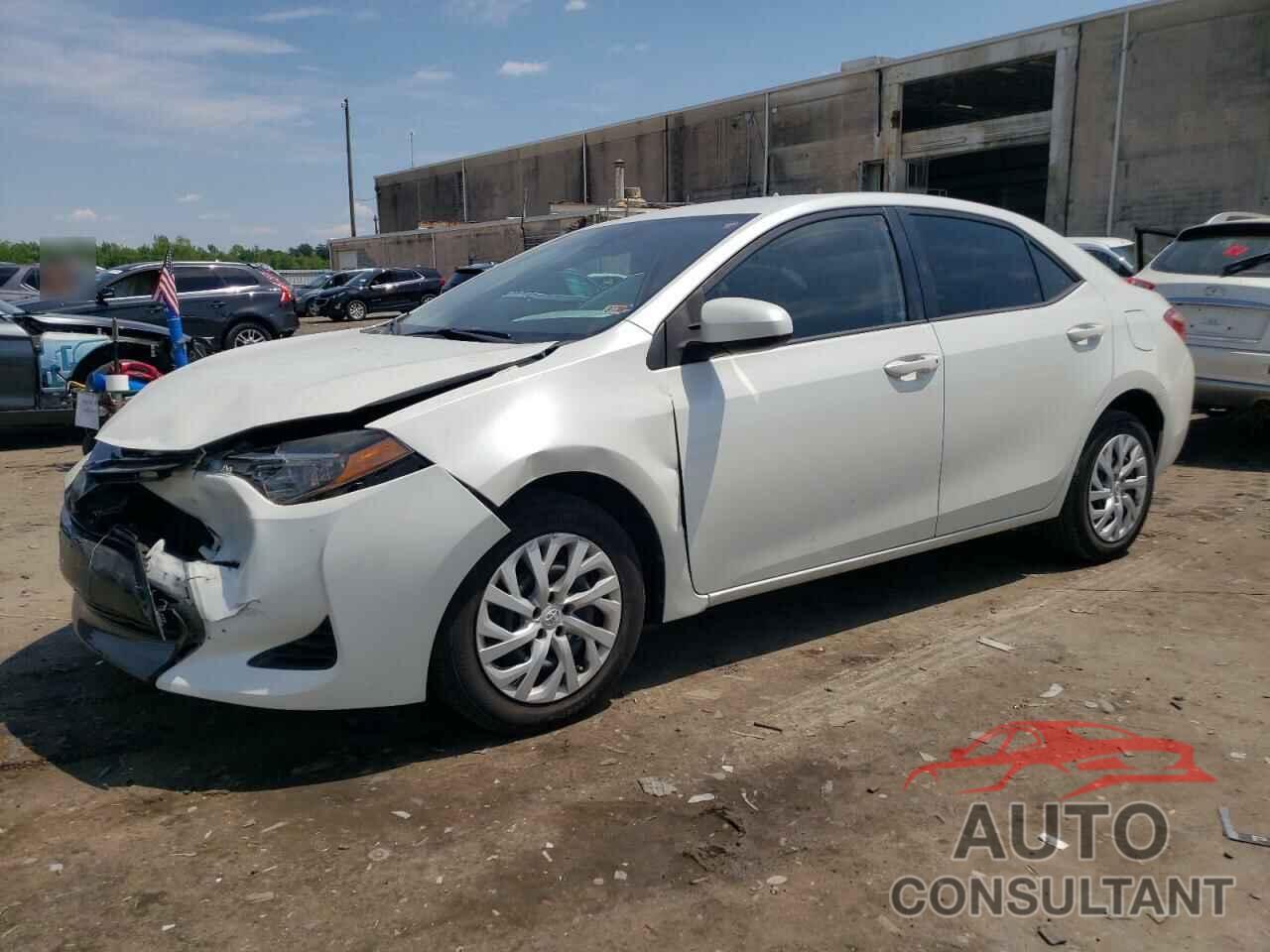 TOYOTA COROLLA 2018 - 5YFBURHE4JP749246