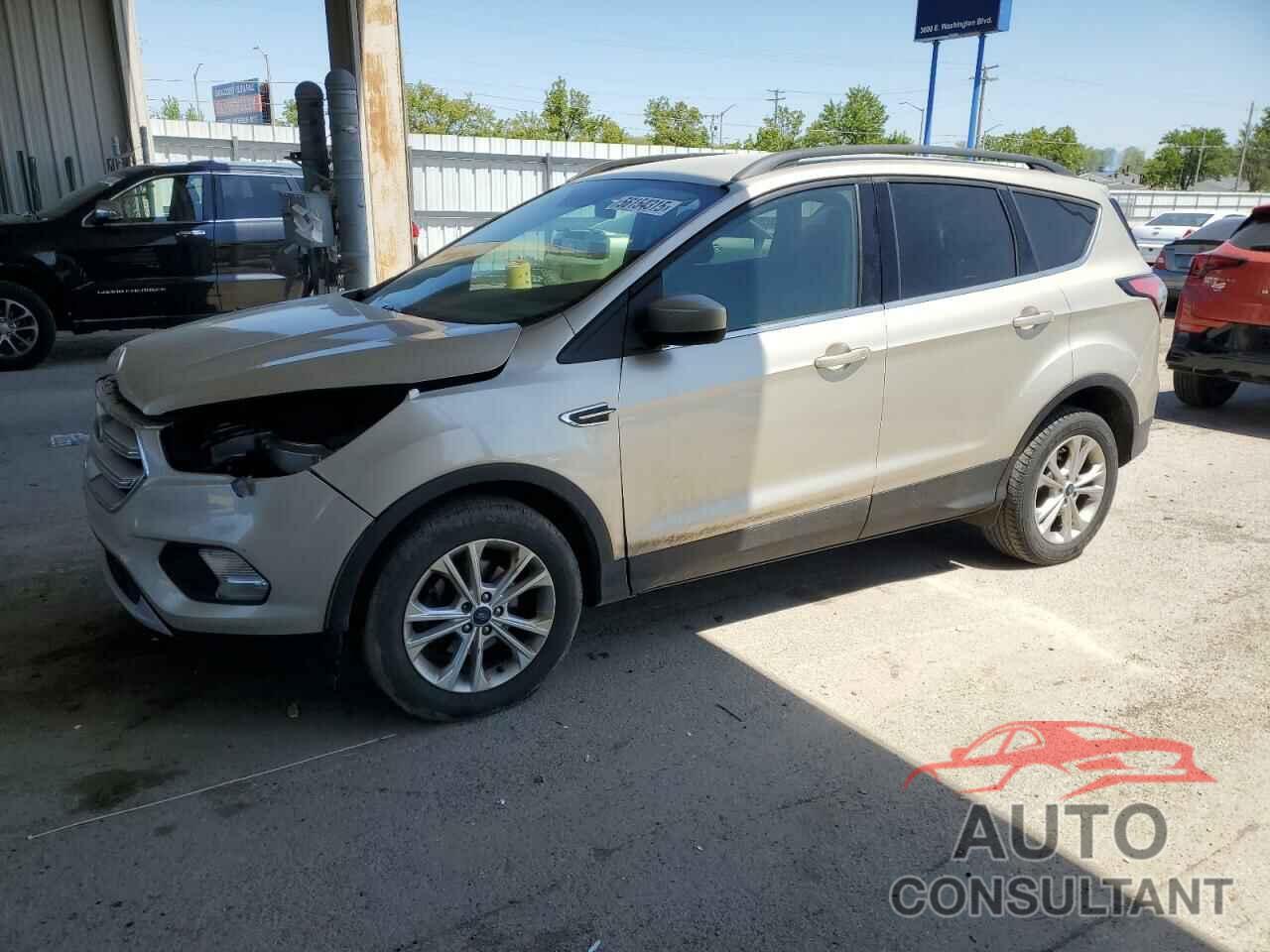 FORD ESCAPE 2018 - 1FMCU0GD5JUA92657
