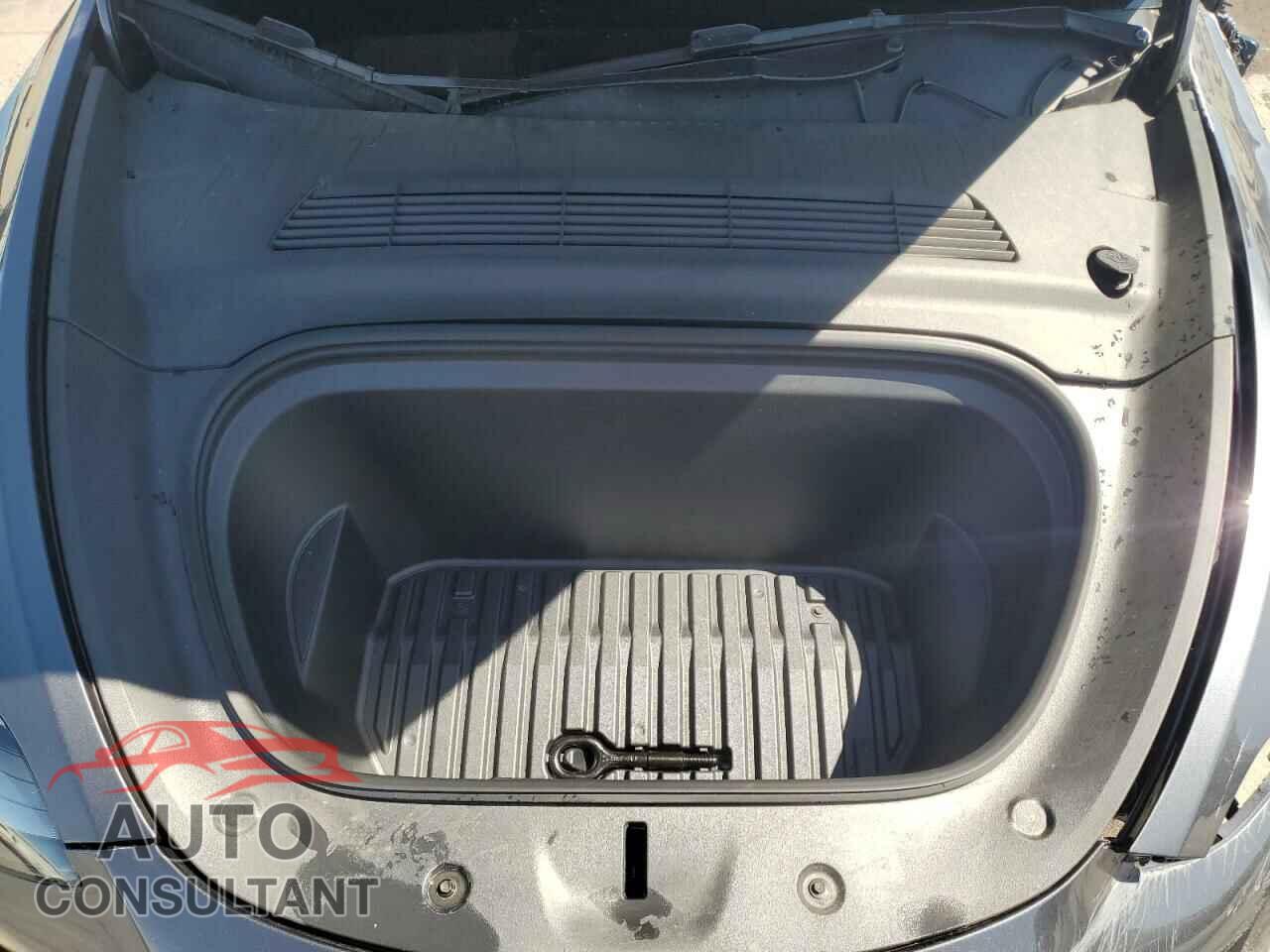 TESLA MODEL Y 2023 - 7SAYGAEE6PF902630
