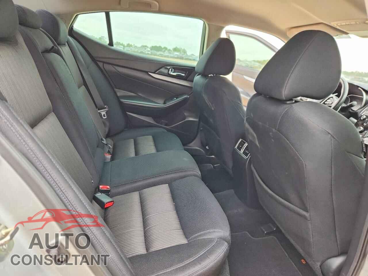 NISSAN MAXIMA 2017 - 1N4AA6AP2HC381916