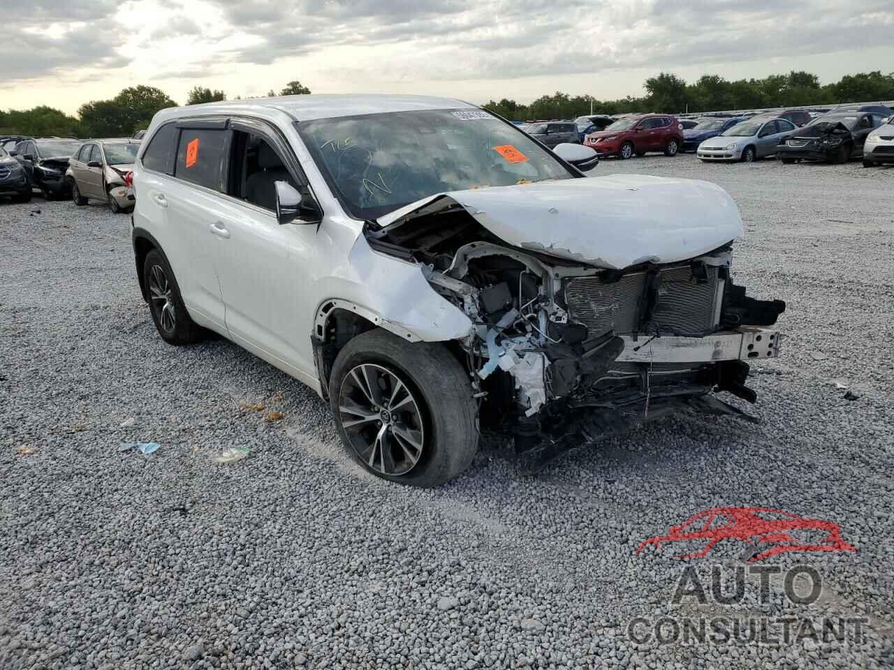 TOYOTA HIGHLANDER 2018 - 5TDBZRFH4JS854908