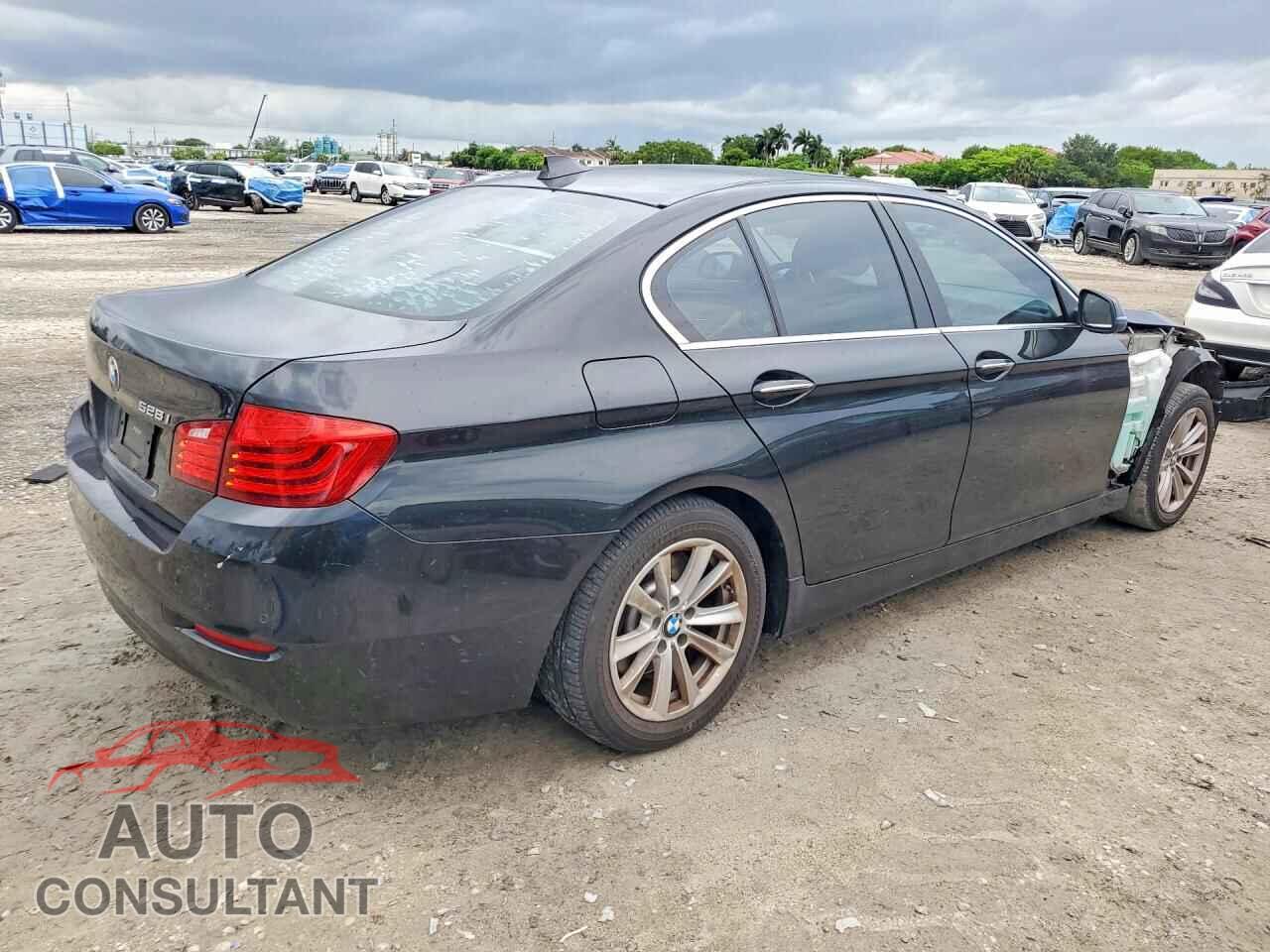 BMW 5 SERIES 2015 - WBA5A5C58FD518475