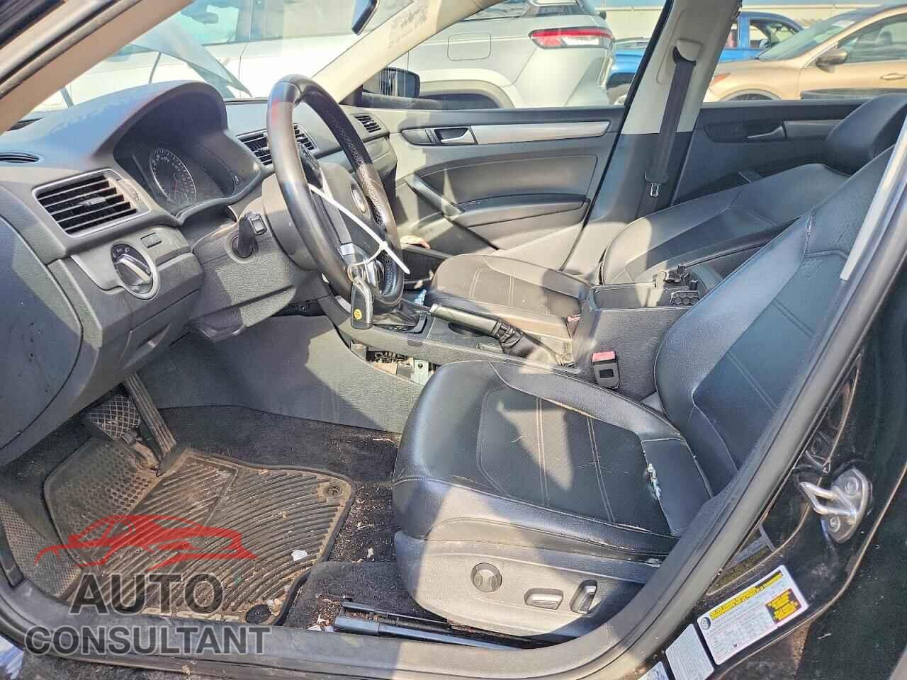 VOLKSWAGEN PASSAT 2015 - 1VWAT7A38FC116581
