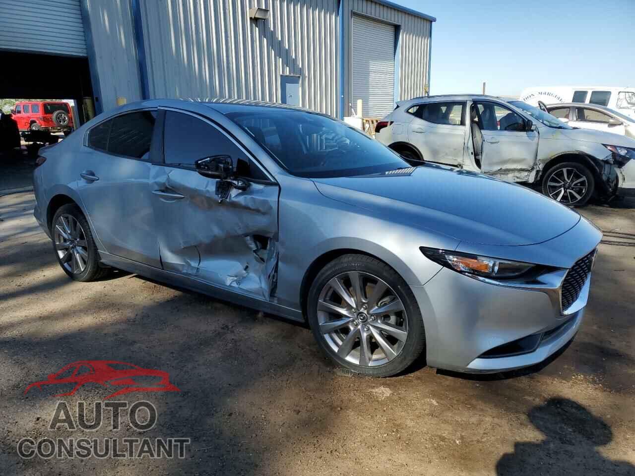 MAZDA 3 2019 - JM1BPBAM0K1116961