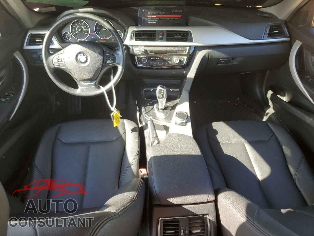 BMW 3 SERIES 2018 - WBA8A3C50JA494717