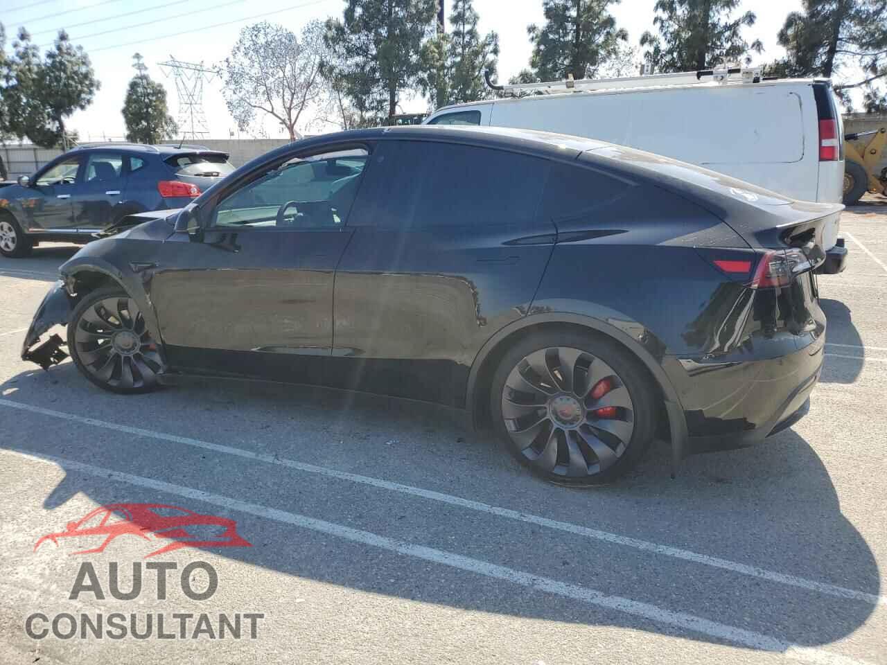 TESLA MODEL Y 2021 - 5YJYGDEF7MF244111