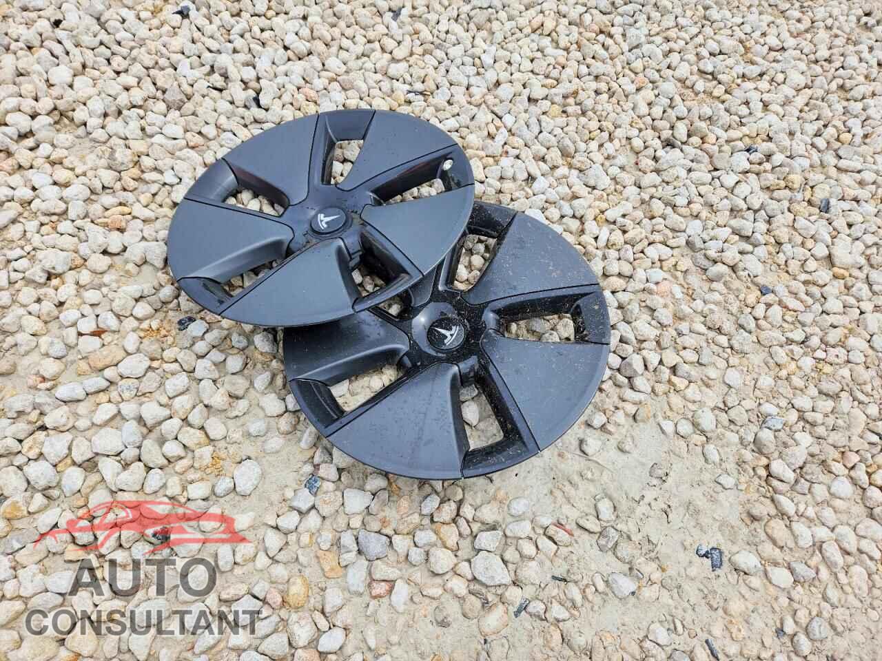TESLA MODEL 3 2021 - 5YJ3E1EA6MF921619