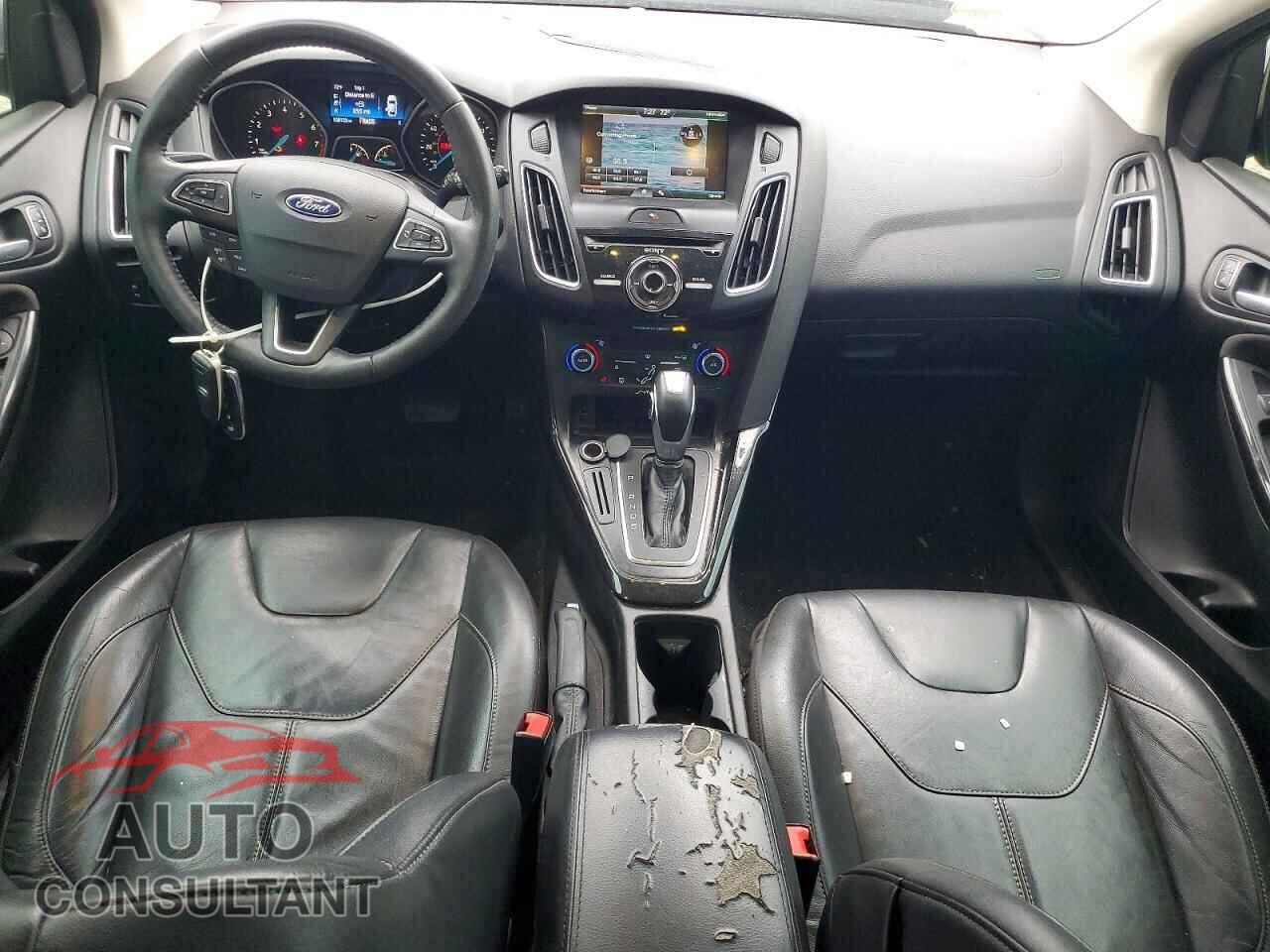 FORD FOCUS 2015 - 1FADP3N28FL248132