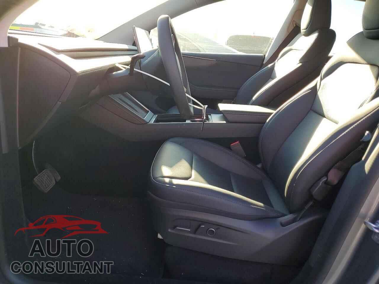 TESLA MODEL Y 2026 - 7SAYGDEE8TF569617