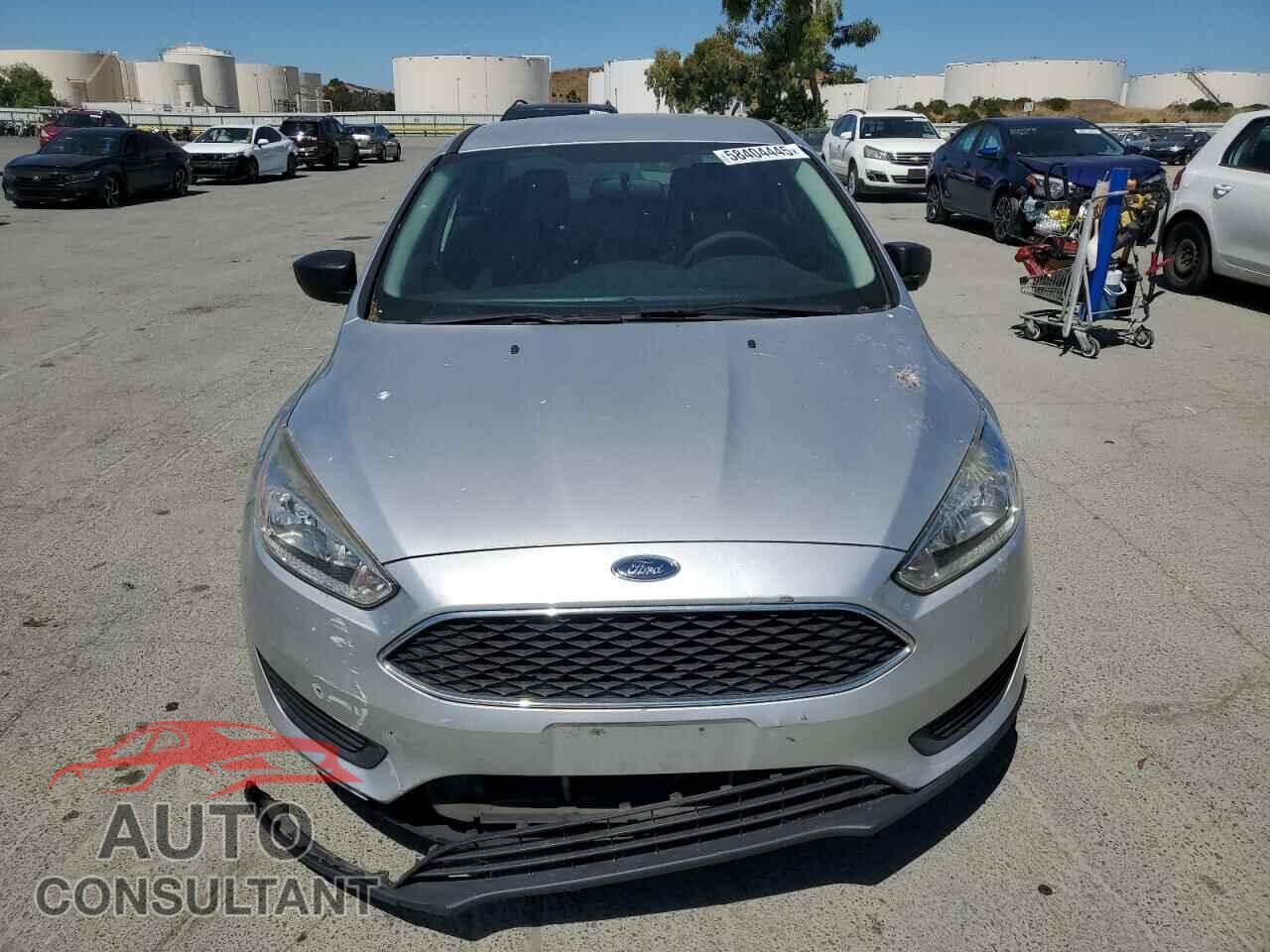 FORD FOCUS 2017 - 1FADP3E23HL271255