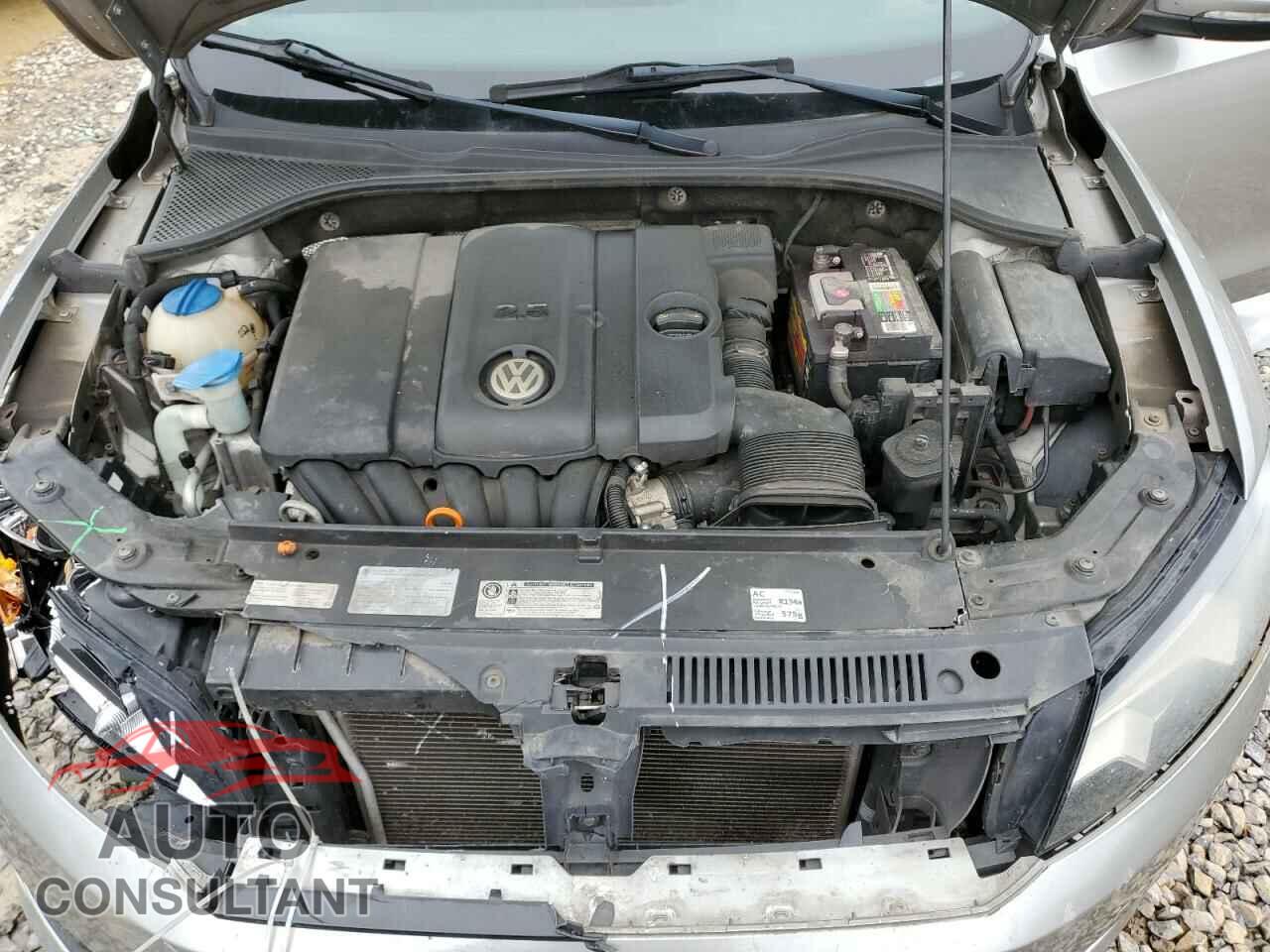 VOLKSWAGEN PASSAT 2012 - 1VWAP7A3XCC017003