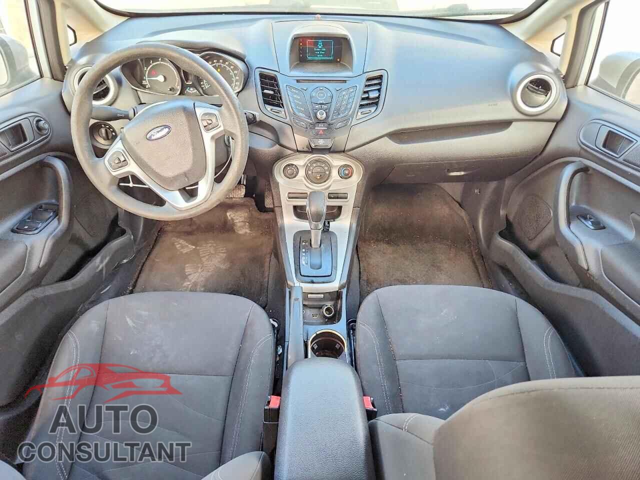 FORD FIESTA 2017 - 3FADP4EJ9HM132002
