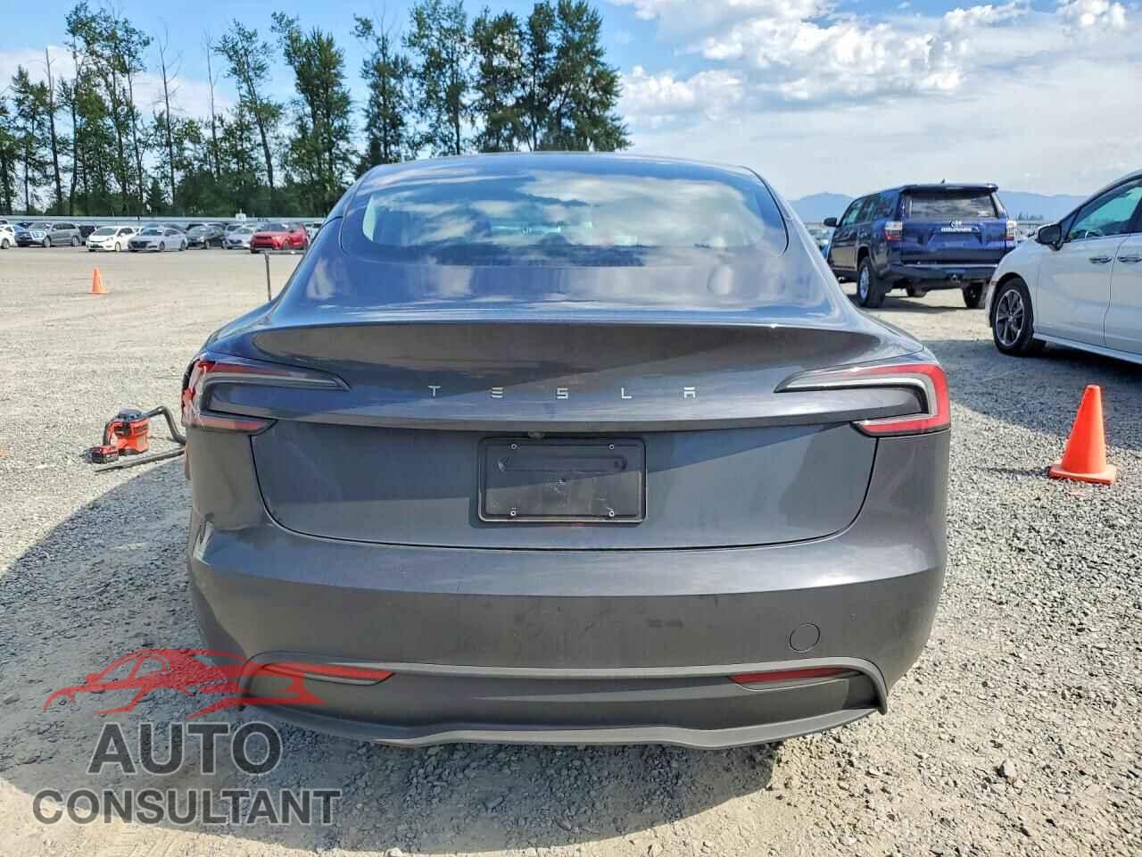 TESLA MODEL 3 2024 - 5YJ3E1EA6RF827148
