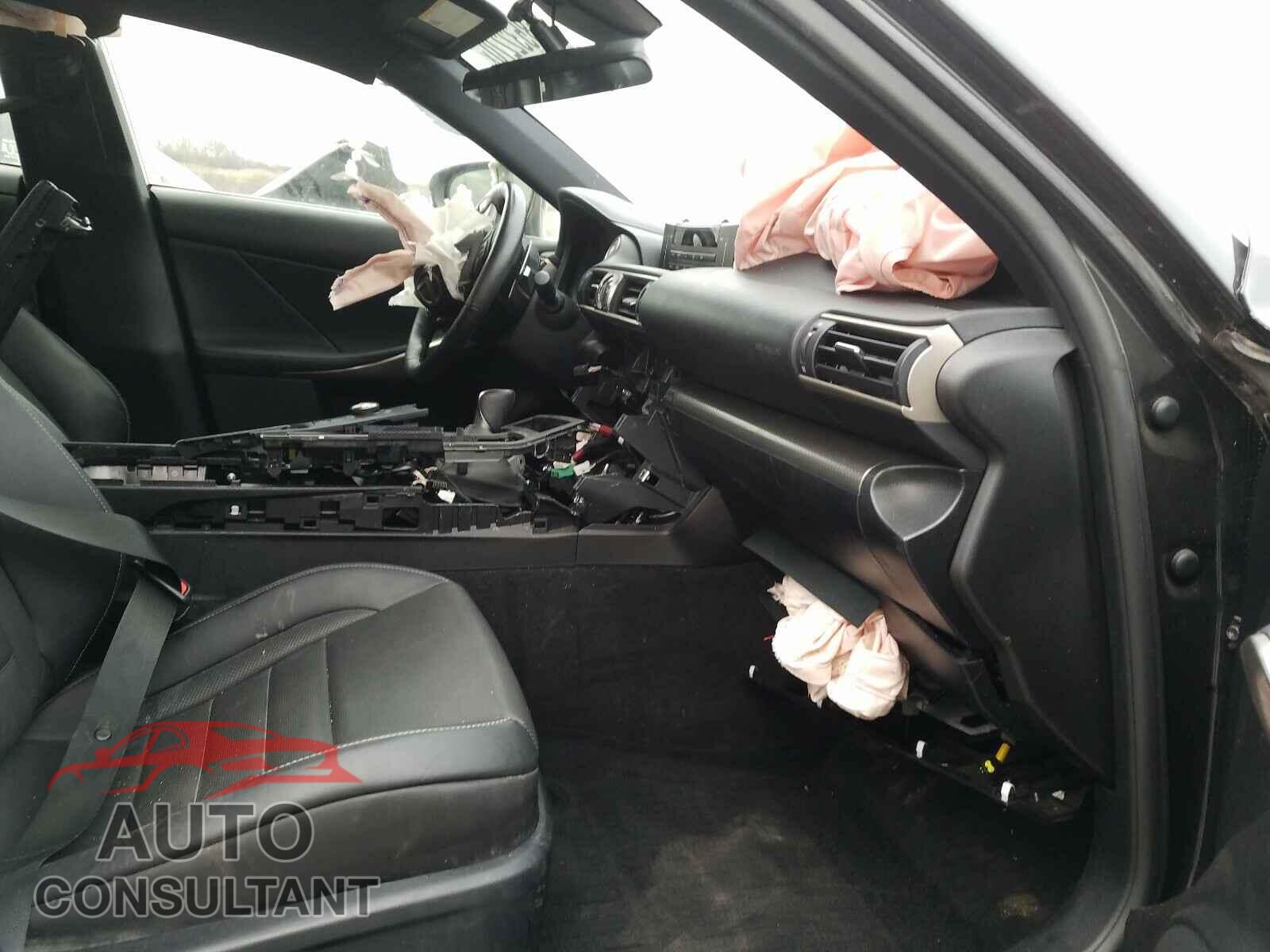 LEXUS IS 2017 - JTHCE1D21H5014356