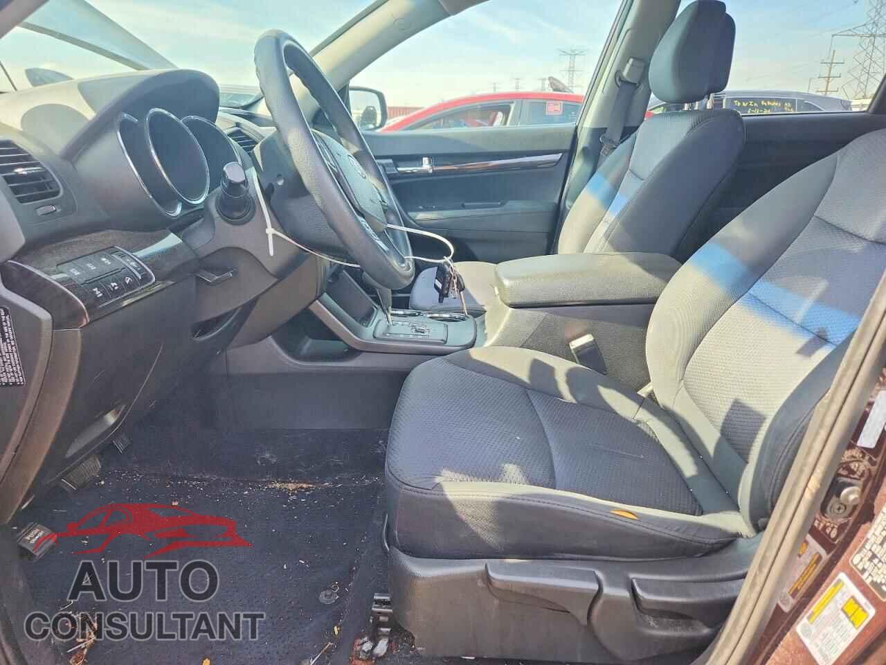 KIA SORENTO 2011 - 5XYKTDA15BG110537