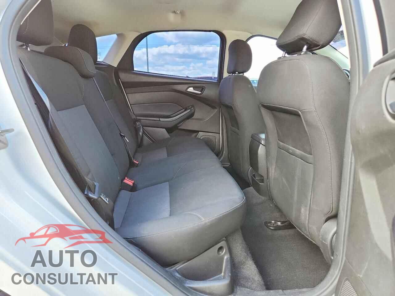 FORD FOCUS 2015 - 1FADP3K27FL333838