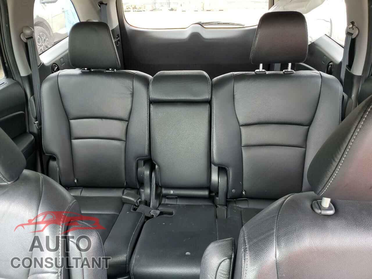 HONDA PILOT 2017 - 5FNYF6H92HB097559