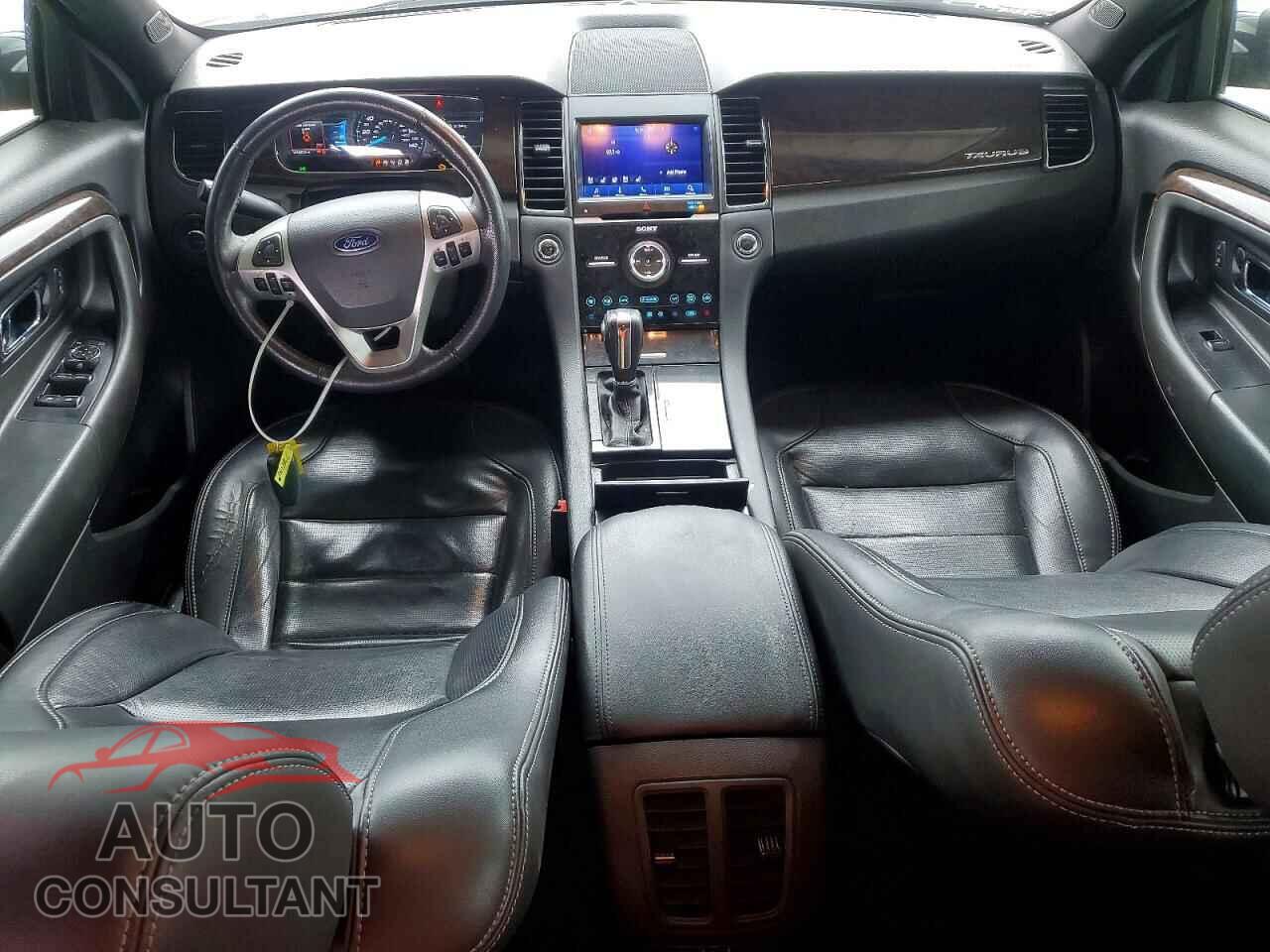 FORD TAURUS 2019 - 1FAHP2F88KG109829