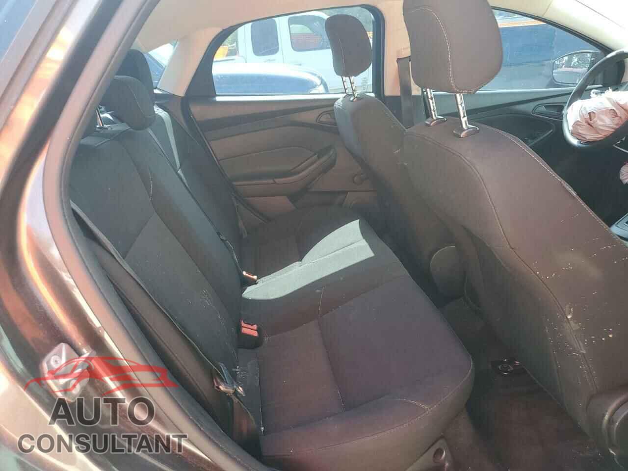 FORD FOCUS 2017 - 1FADP3E28HL294305